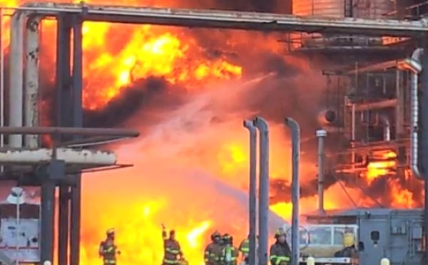 CSB安全视频:雪佛龙里士满炼油厂火灾动画