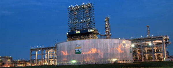 巴西国家石油公司称将投资3亿美元改善炼油厂