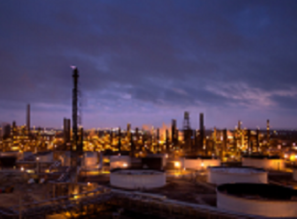 利昂德尔:休斯敦炼油厂的维护工作人员确保了安全可靠性