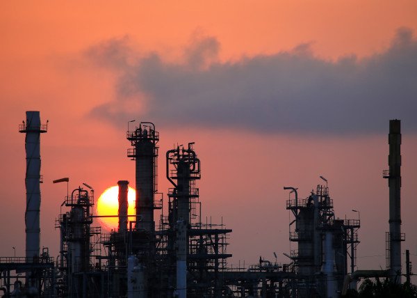 尼日尔Soraz炼油厂因部件损坏关闭石油出口暂停
