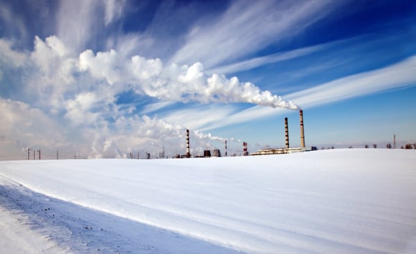 冬季风暴袭击德克萨斯州，炼油厂关闭